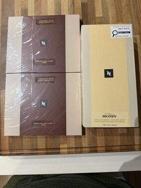 Nespresso Gift Set - Chocolates & Syrups